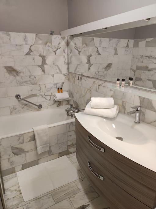 L'Escale - Appartement Vue Mer Concarneau Kültér fotó